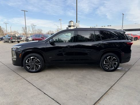 Used 2025 Buick Enclave Sport Touring image 8