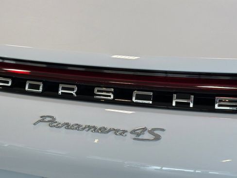 Used 2021 Porsche Panamera 4S AWD/4WD image 33