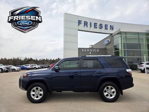 Used 2019 Toyota 4Runner SR5 Premium image 4