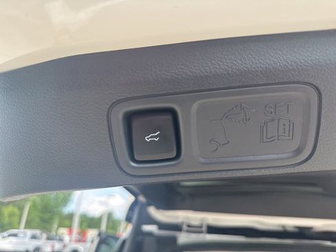 Used 2024 Ford Expedition Limited RWD image 32