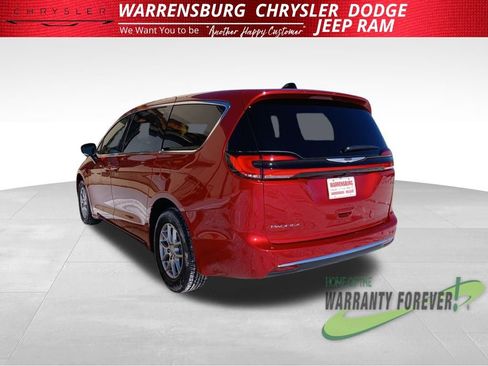 New 2026 Chrysler Pacifica Select image 6