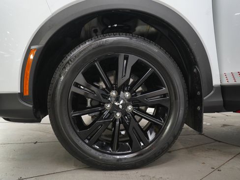 Used 2023 Mitsubishi Eclipse Cross LE AWD/4WD image 29