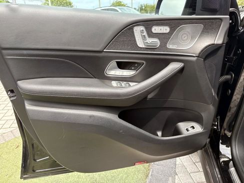 Used 2025 Mercedes-Benz GLS 450 4MATIC image 18