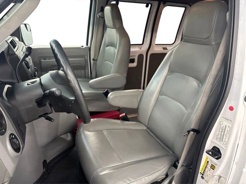 Used 2013 Ford E-250 and Econoline 250 Extended Van 3D w/ PWR Group image 13