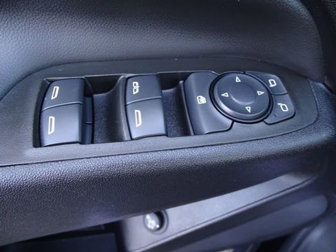 Used 2022 Chevrolet Equinox LT image 18