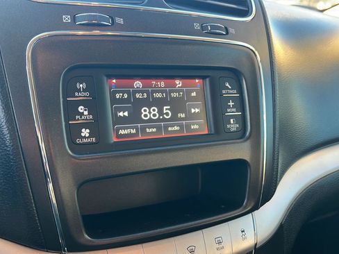 Used 2018 Dodge Journey SE w/ Blacktop Package image 25