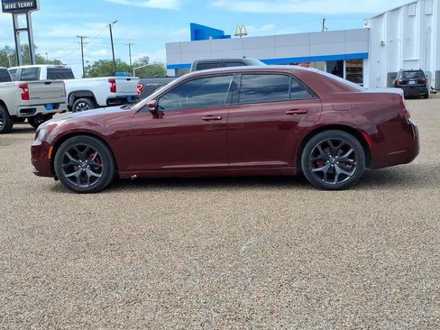 Used 2021 Chrysler 300 S RWD image 2