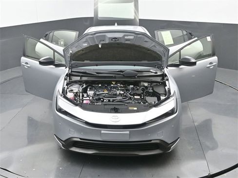 Used 2024 Toyota Prius LE image 32