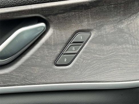 New 2025 Jeep Grand Cherokee Limited w/ Black Appearance Package image 22