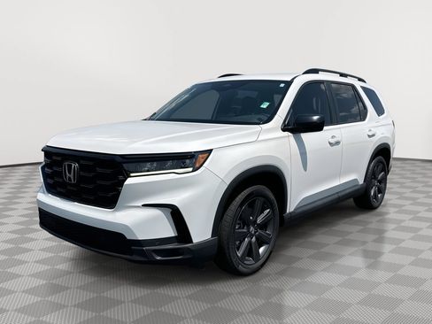 Used 2025 Honda Pilot Sport image 1