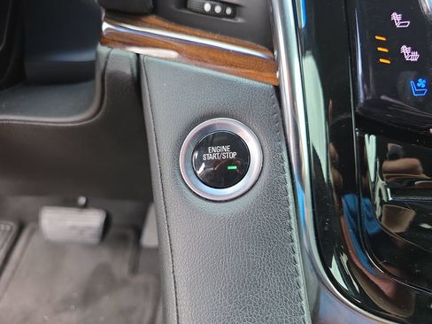 Used 2016 Cadillac Escalade ESV Luxury RWD image 19