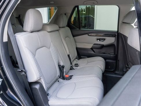 Used 2023 Honda Pilot LX image 15