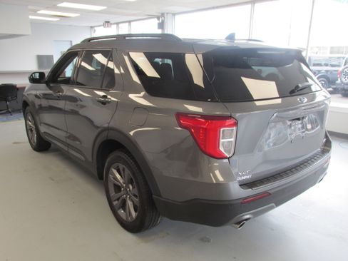 Certified 2022 Ford Explorer XLT w/ Equipment Group 202A image 6