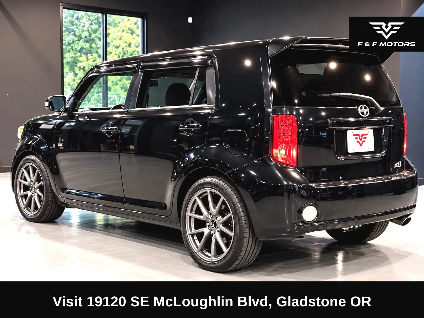 Used 2008 Scion xB FWD image 4