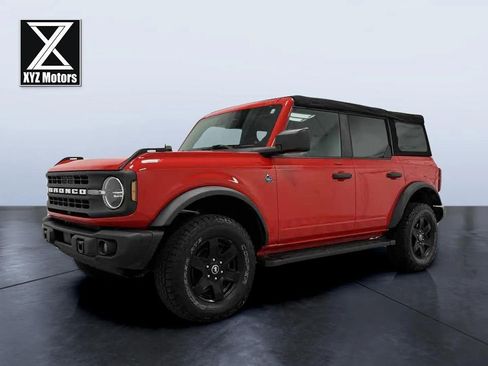 Used 2022 Ford Bronco Black Diamond image 3