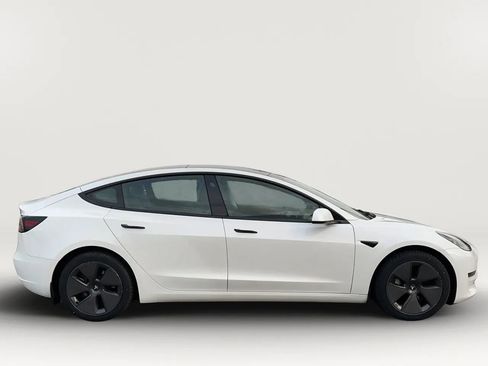 Used 2023 Tesla Model 3 Standard Range image 8