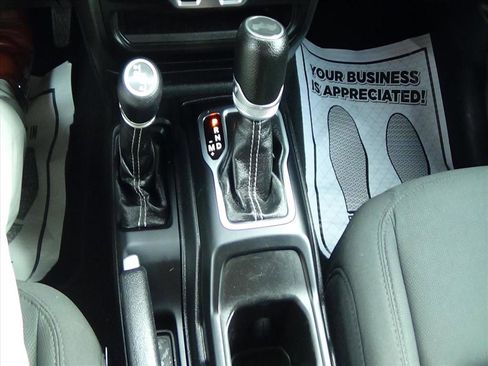 Used 2021 Jeep Wrangler Unlimited Sahara image 24