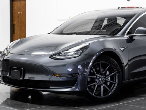 Used 2018 Tesla Model 3 Long Range image 11