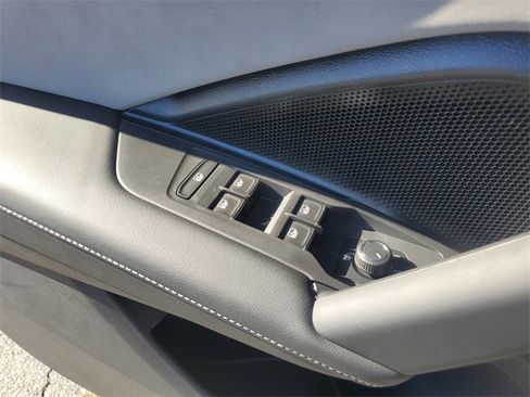 New 2025 Volkswagen Tiguan SE image 30