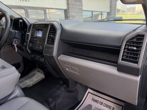 Used 2022 Ford F250 XL w/ Power Equipment Group AWD/4WD image 12