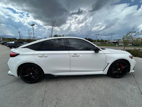 Used 2025 Honda Civic Type R image 9