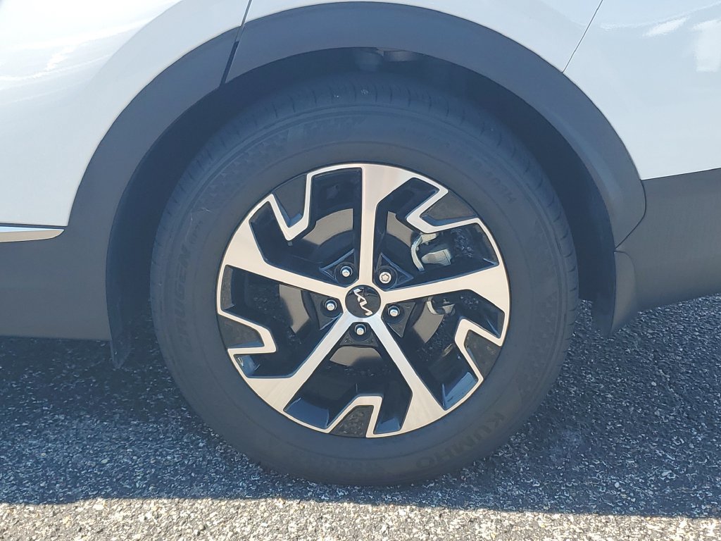 Used 2025 Kia Sportage EX FWD image 30