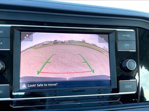 Used 2024 Volkswagen Jetta SE image 19