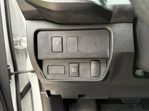 Used 2021 Toyota Tacoma SR AWD/4WD image 31