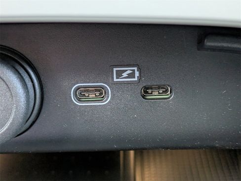 New 2026 Volvo XC40 B5 Plus w/ Protection Package Premier image 32