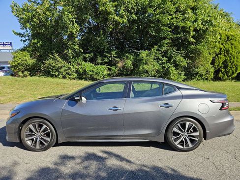 Used 2019 Nissan Maxima 3.5 SL w/ Floor Mat Group FWD image 2