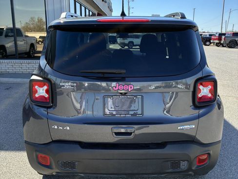 Used 2022 Jeep Renegade Latitude image 17