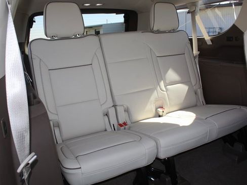 Used 2021 GMC Yukon XL Denali w/ Denali Premium Package image 20