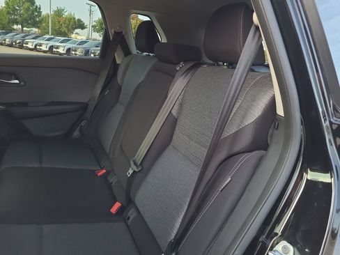 Certified 2023 Nissan Rogue SV FWD image 11
