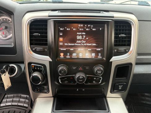Used 2017 RAM 1500 Classic SLT AWD/4WD image 16