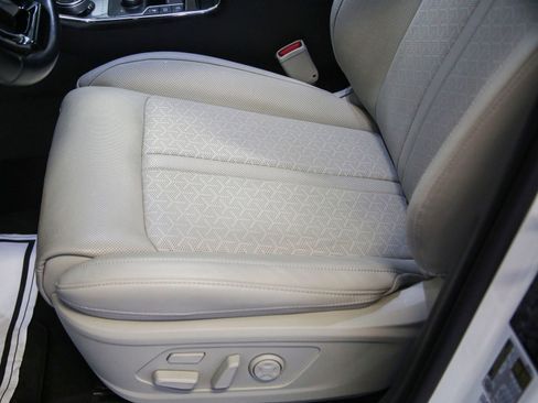 Used 2022 Kia Sorento SX Prestige w/ Panoramic Sunroof Package image 16