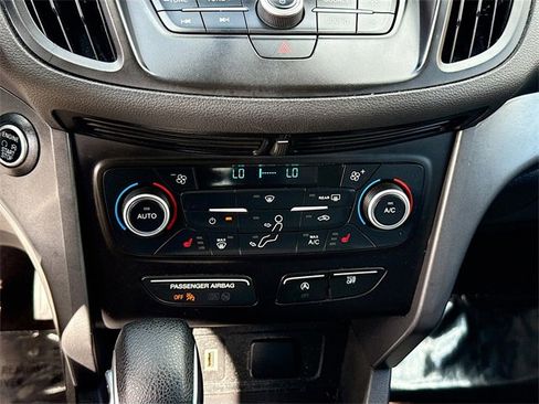 Used 2019 Ford Escape SE image 15