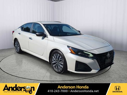 Used 2024 Nissan Altima 2.5 SV FWD image 1