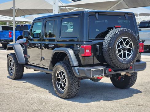 Used 2025 Jeep Wrangler Unlimited Rubicon AWD/4WD image 7