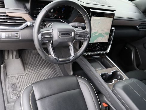 Certified 2024 GMC Acadia Denali w/ LPO, Roadside Safety Package FWD image 11
