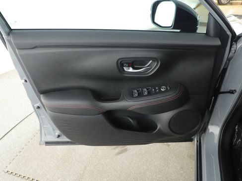 Used 2025 Honda HR-V Sport image 8