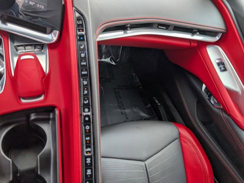 Used 2022 Chevrolet Corvette Stingray Premium Cpe w/ Z51 Performance Package image 27