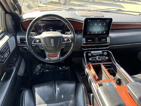Used 2021 Lincoln Navigator Reserve w/ Luxury Package AWD/4WD image 9