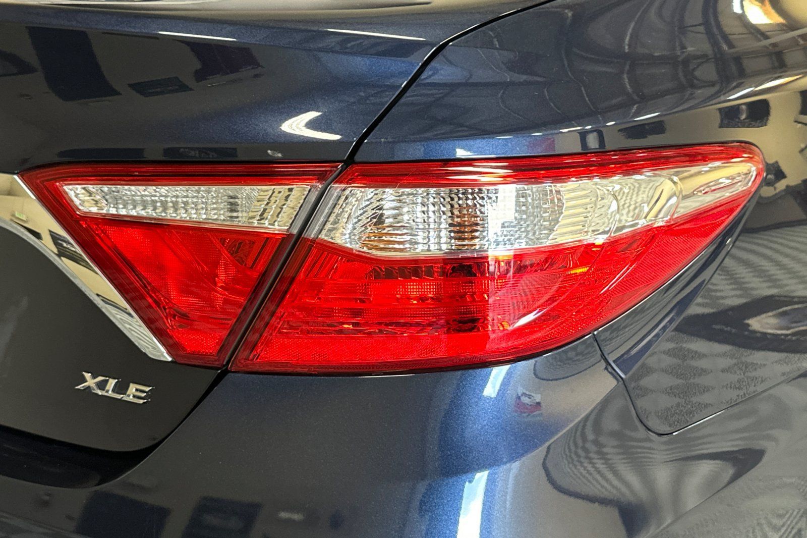 Used 2015 Toyota Camry XLE FWD image 46