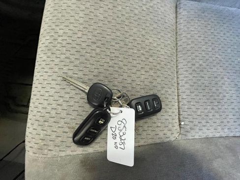 Used 2004 Toyota Camry LE image 43