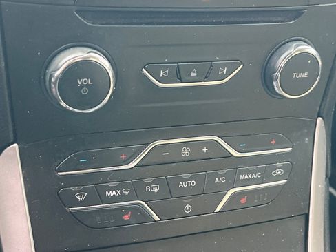 Used 2018 Ford Edge SEL w/ Equipment Group 201A image 18