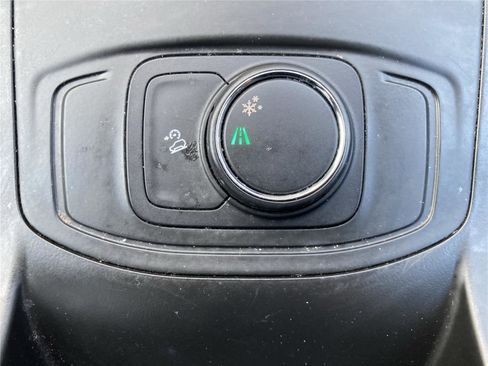 Used 2018 GMC Terrain SLE image 16