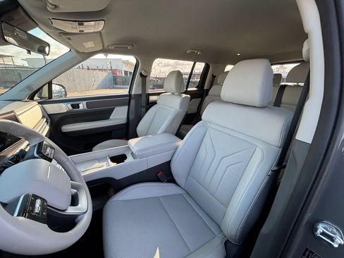 Used 2025 Hyundai Santa Fe SEL FWD image 29