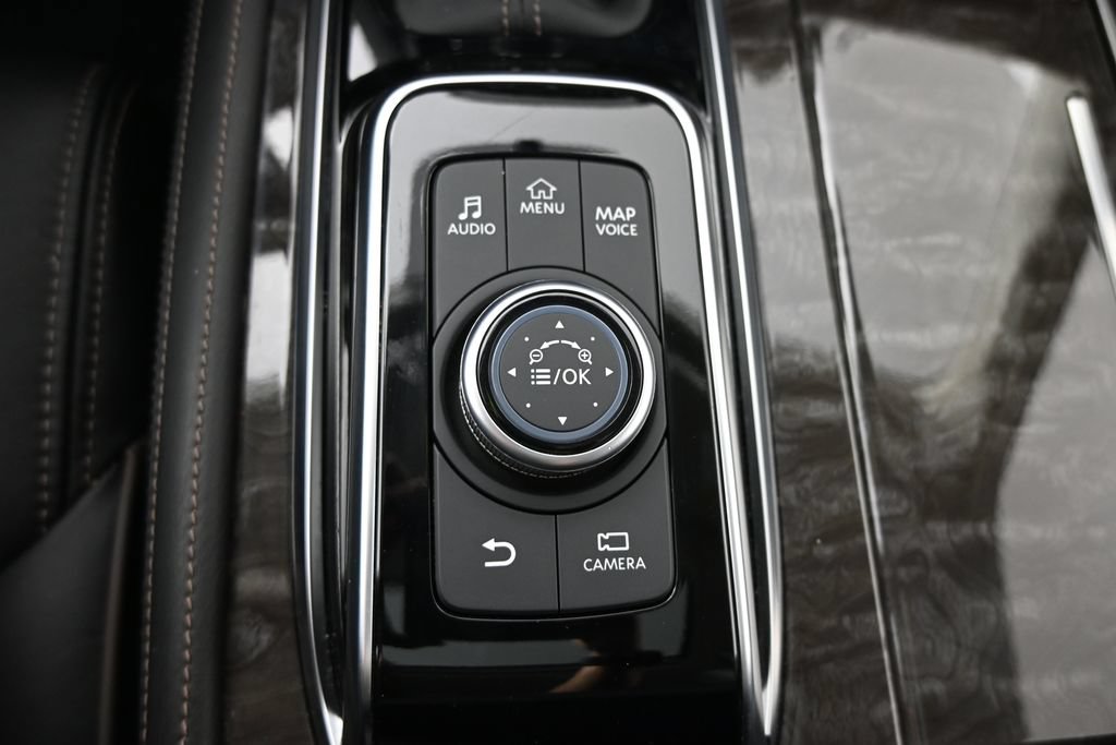Used 2024 Nissan Armada Platinum w/ Captain's Chairs Package AWD/4WD image 32