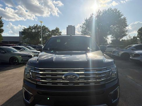 Used 2018 Ford Expedition Limited w/ Equipment Group 301A RWD image 2
