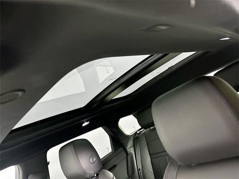 Used 2025 Land Rover Range Rover Evoque Dynamic SE image 14